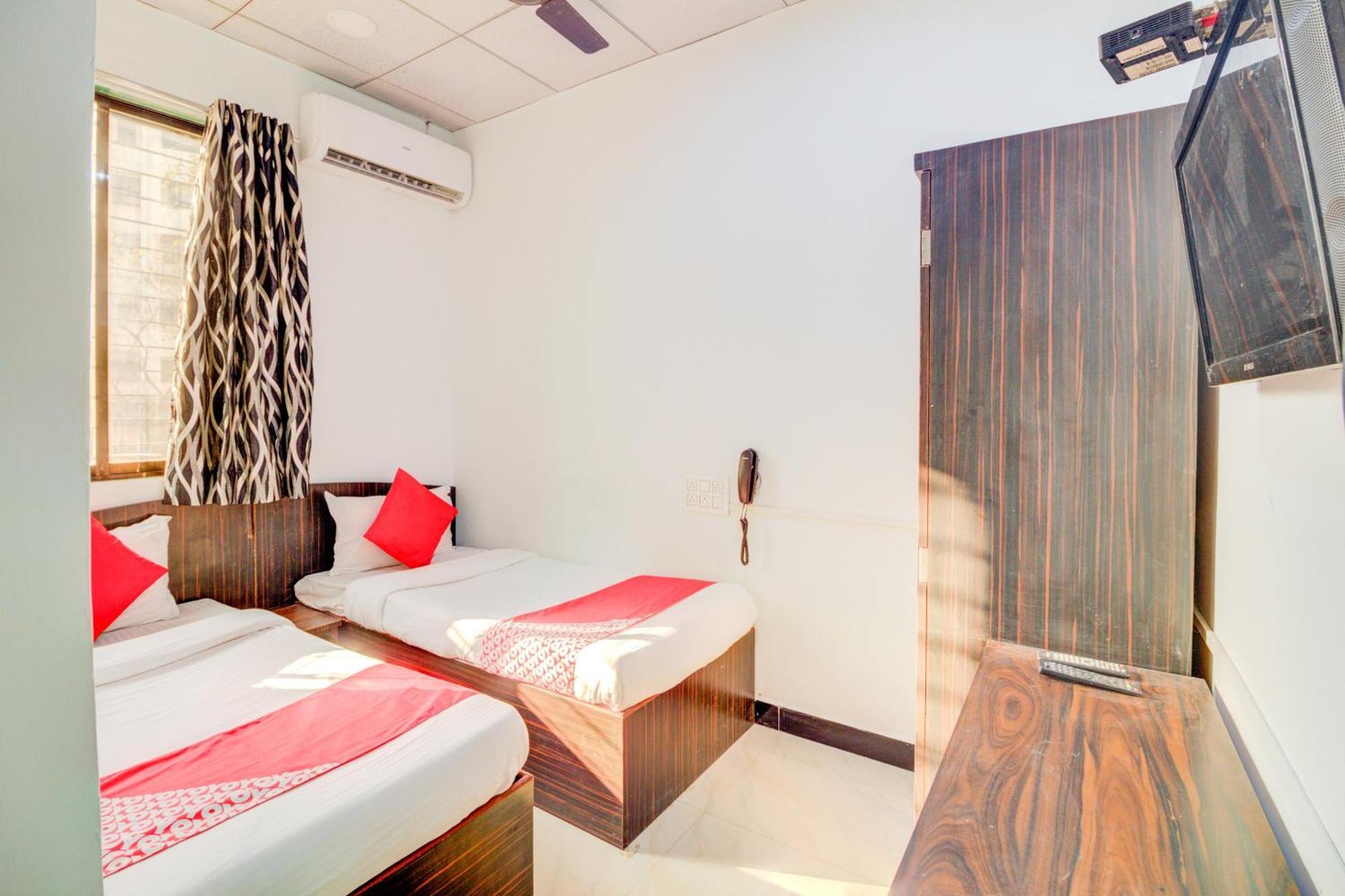 Oyo 40902 Anjali Hotel